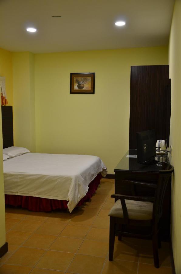 New City Hotel Kajang Buitenkant foto